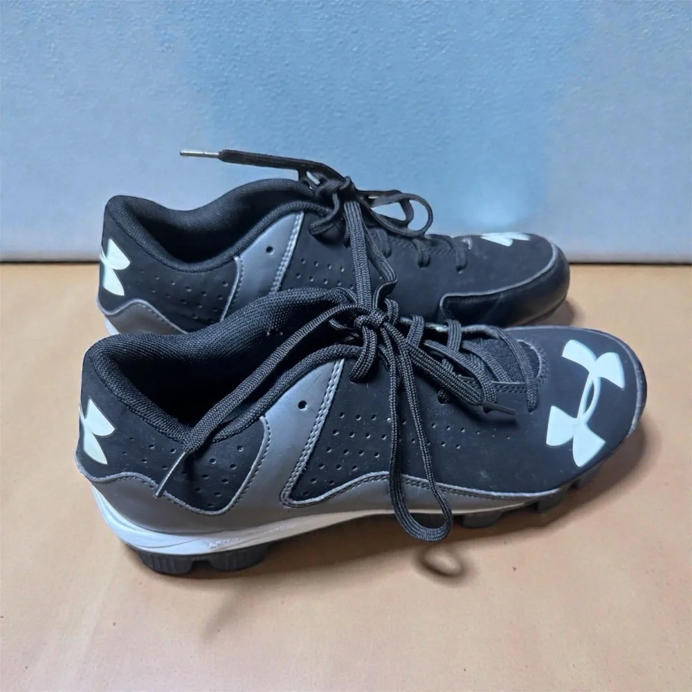 Under Armour Leadoff Low RM Baseball Cleats - Black/White